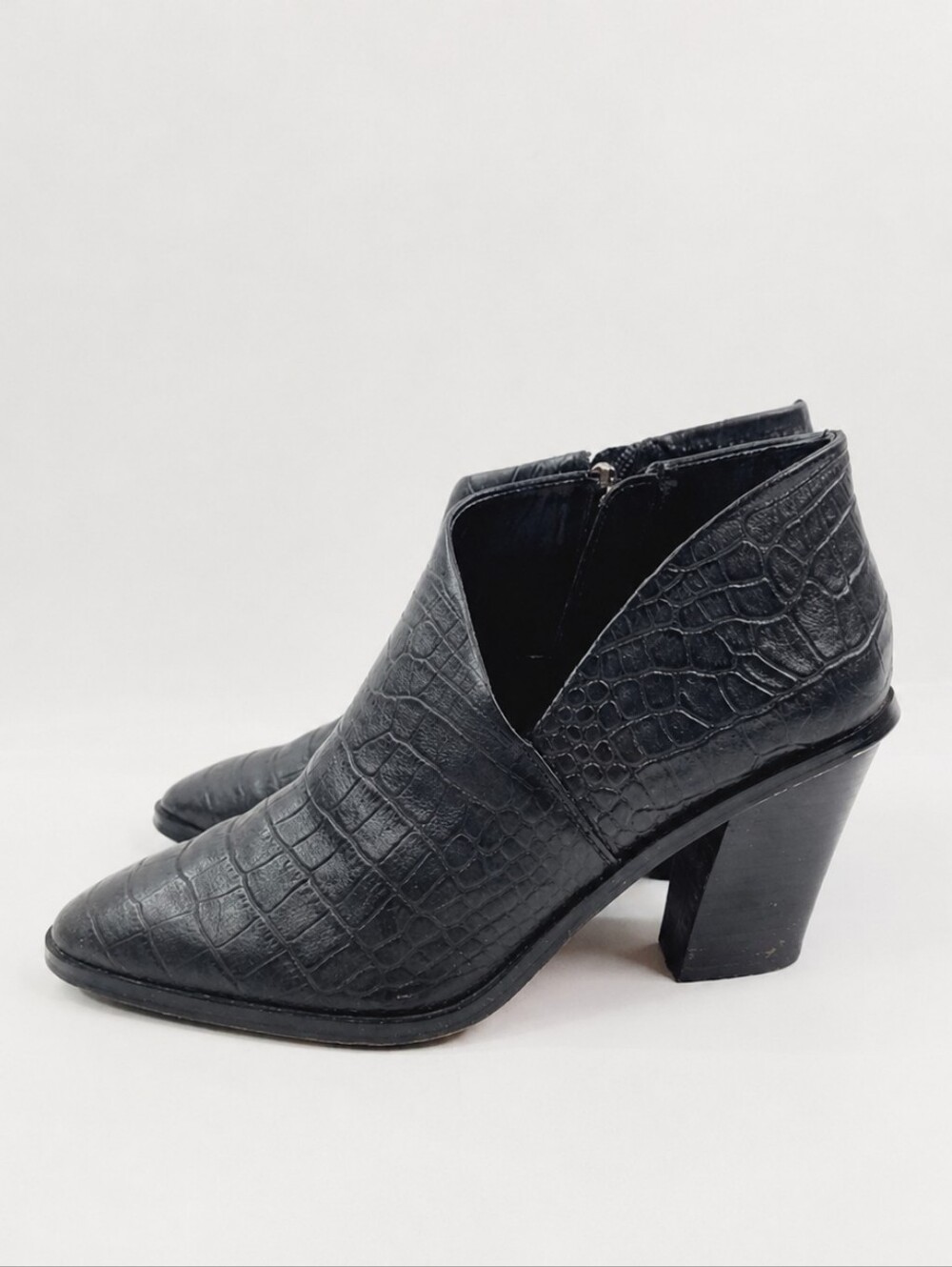 Vince Camuto Women's Black Jorgetta Pebble Leather Heeled Ankle Boot